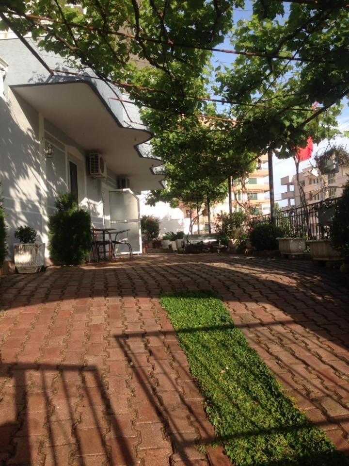 Vila Floban & Mirdar Koshi Sarande Exterior photo